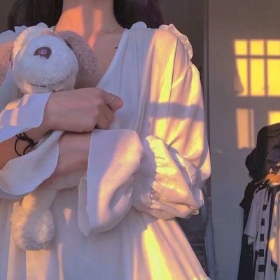 转身离开她们的悔恨如潮